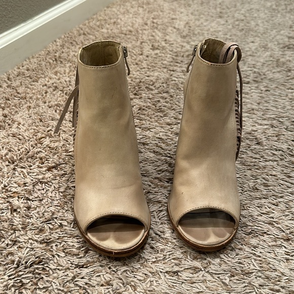 Heeled sandal - Picture 6 of 6